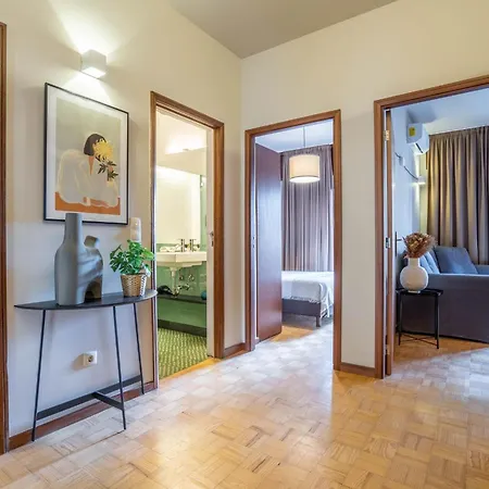 アパート Firmeza388 Charming Flats - Comfort & Privacy With 2 Bedrooms ポルト